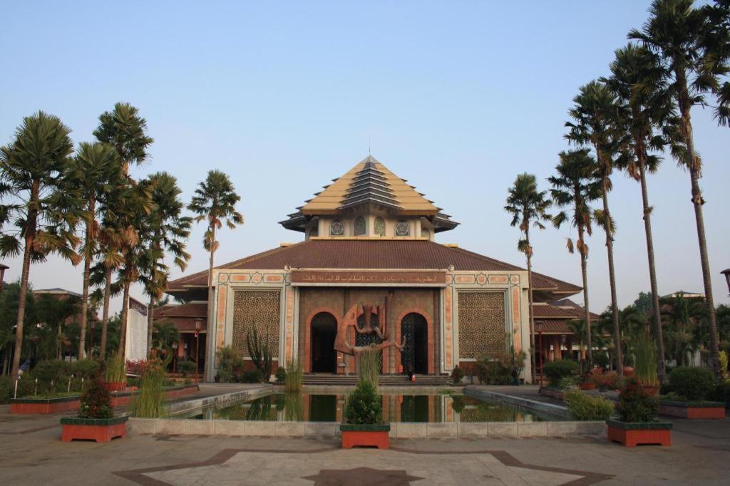 فندق Oyo 3144 Ndalem Amandari Kejayan المظهر الخارجي الصورة
